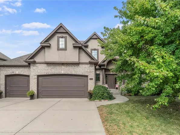 8919 N Lewis Ave, Kansas City, MO 64157