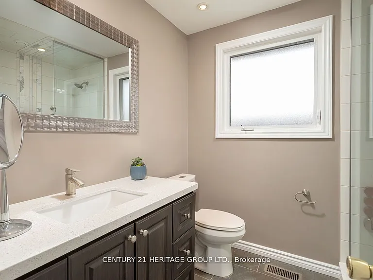46 Marathon Cres — Photo 23