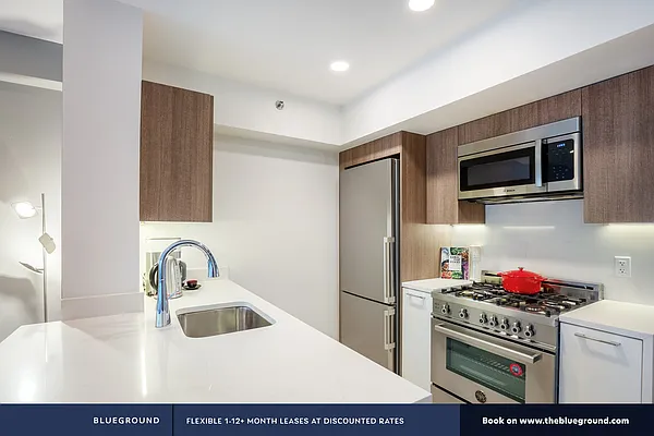 Rented by The Blueground | media 25