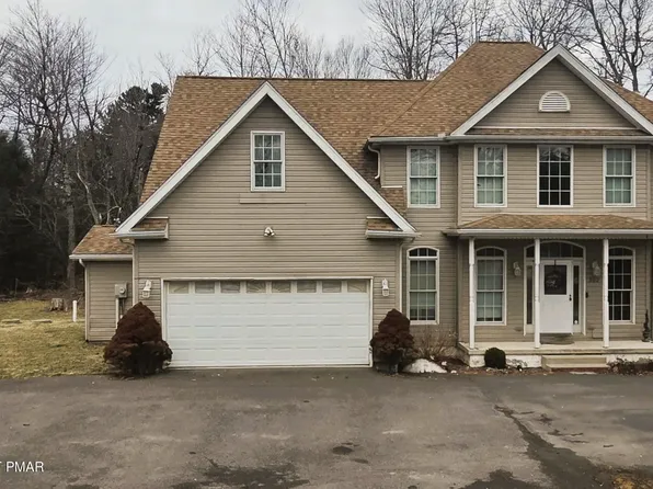 392 Hemlock Dr, Tobyhanna, PA 18466