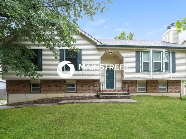 1625 E Sheridan Bridge Ln, Olathe, KS 66062