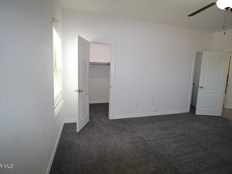 620 Adrian Arellano St W — Photo 34