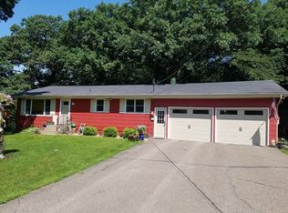 11435 Valley Dr, Rogers, MN 55374