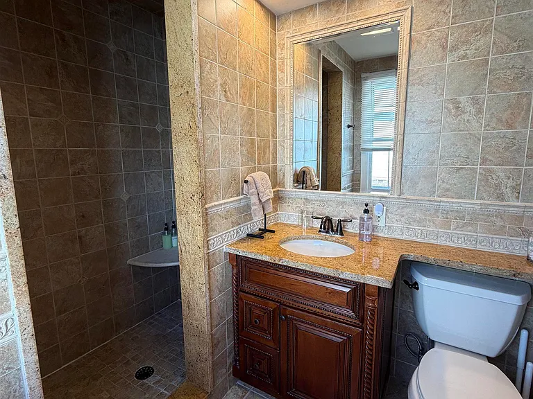 17 N Buffalo Ave — Photo 28