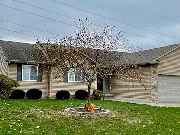 2904 SE Stone Ridge St, Grimes, IA 50111