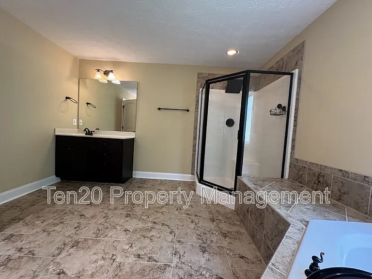 7471 Coppice Dr — Photo 12