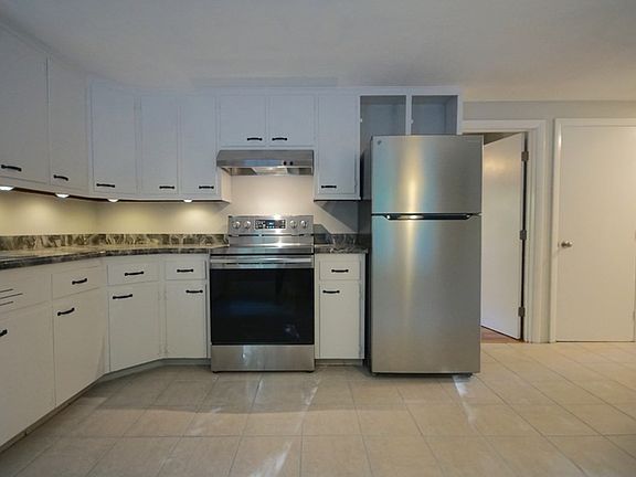 5th image of 225 Golden Hill Ave