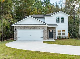 121 Sandhill Ct, Freeport, FL 32439
