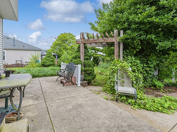 4th image of 2088 Fescue Dr