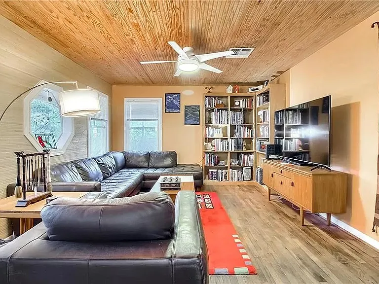 2401 Euclid Ave — Photo 7
