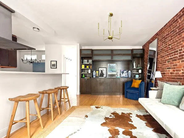 125 Eastern Pkwy APT 4F, Brooklyn, NY 11238