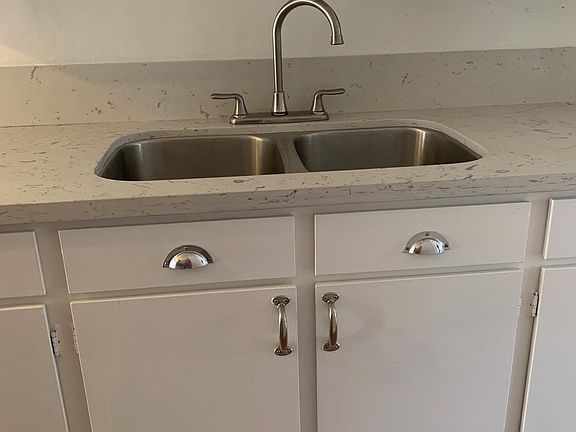3rd image of 2355 Cove Ave APT 201