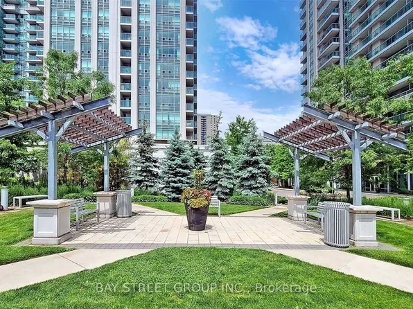 17 Anndale Dr, Toronto, ON
