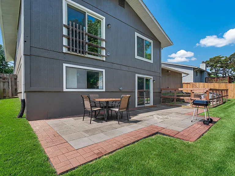 2335 Hempline Ct — Photo 44