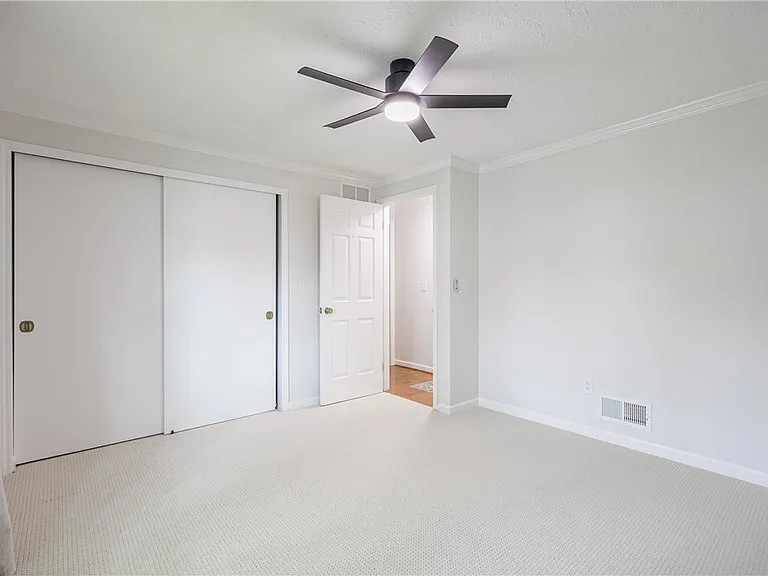 30 Cambridge Ct — Photo 14