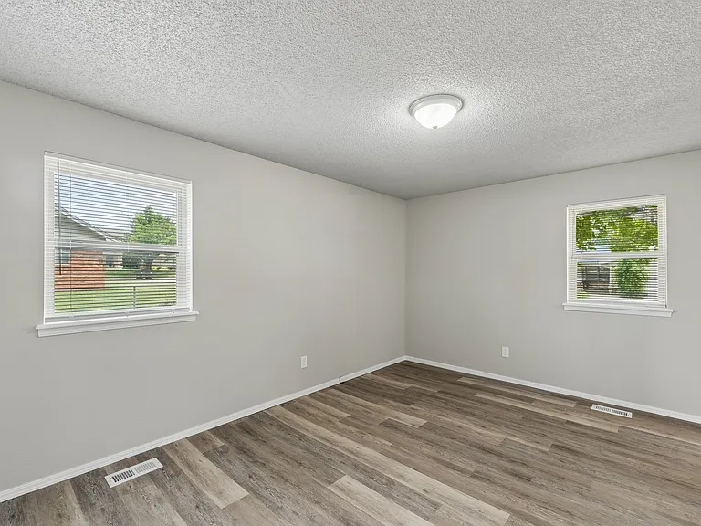 101 Oakside Dr — Photo 8