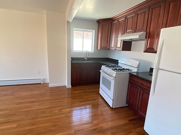 4th image of 844 E 218th St #2