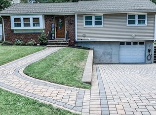 12 Oswego Ave, Oakland, NJ 07436
