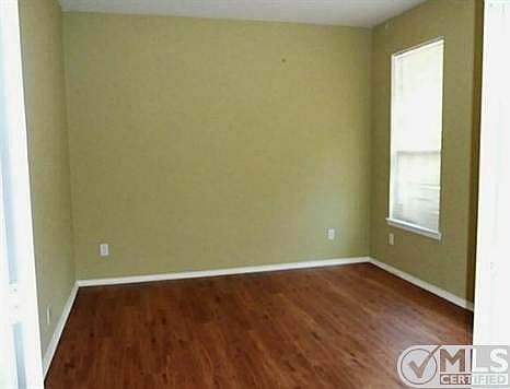 4th image of 1101 Timberlake Ln