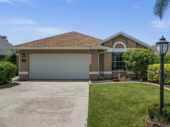 13648 Admiral Ct, Fort Myers, FL 33912