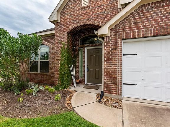 2nd image of 23607 Starbridge Lake Ln