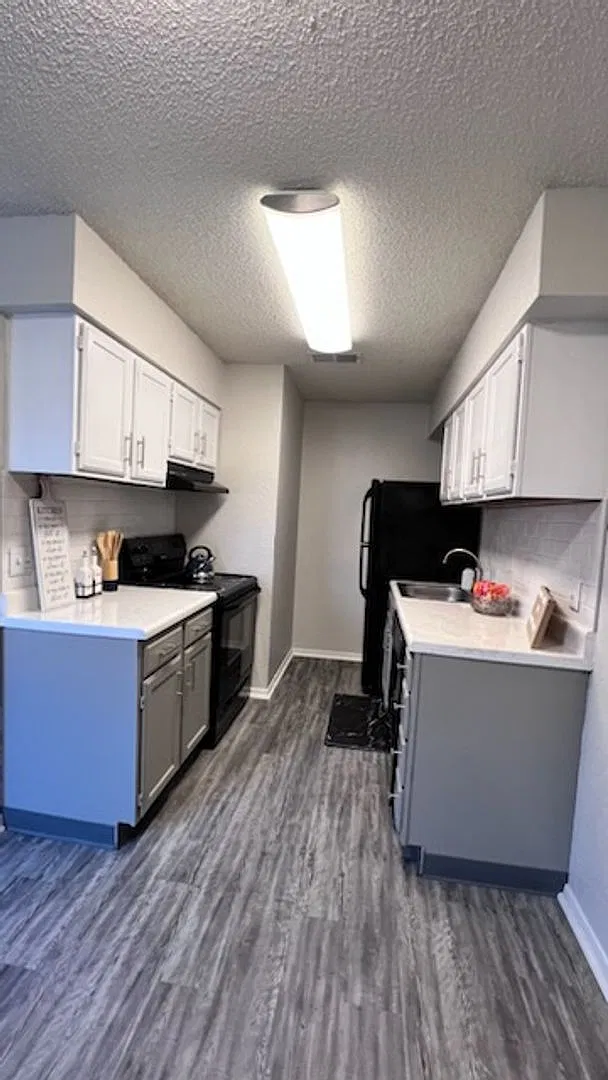 Hickory Grove Apartments — Photo 4