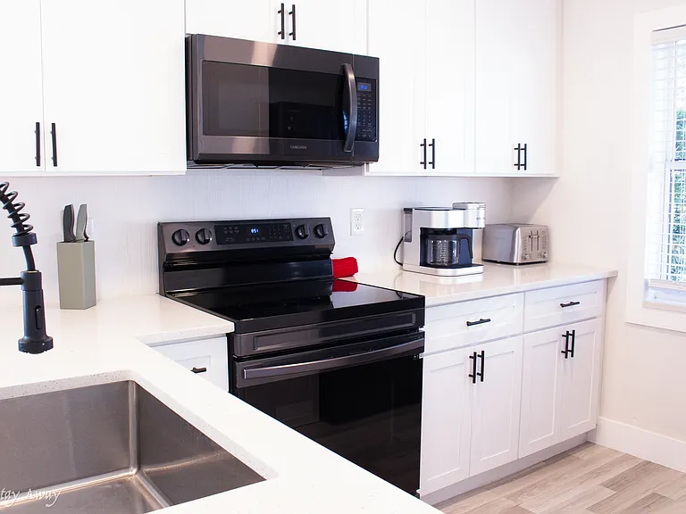 8 Bay Acres Ave #6 — Photo 4