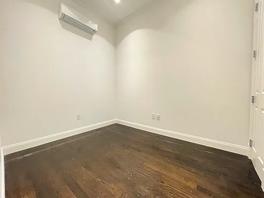 Rented by M G Commercial Realty | media 9