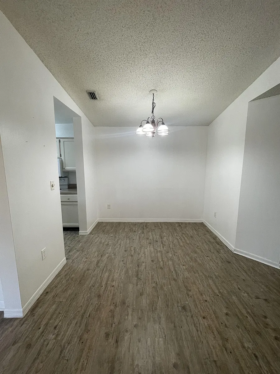 Building Photo - 202 Riverbend Dr #201-1