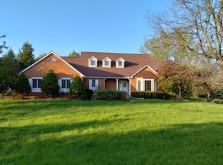 6272 Valley View Dr, Dexter, MI 48130