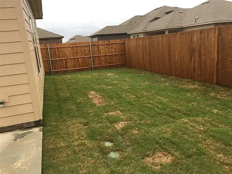 309 Lead Creek Dr — Photo 16