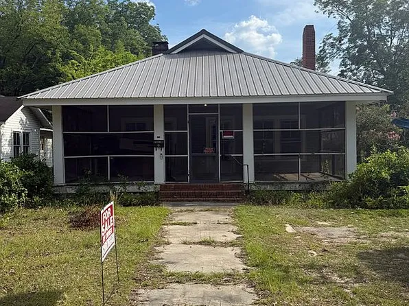 501 McNair Ave, Laurinburg, NC 28352