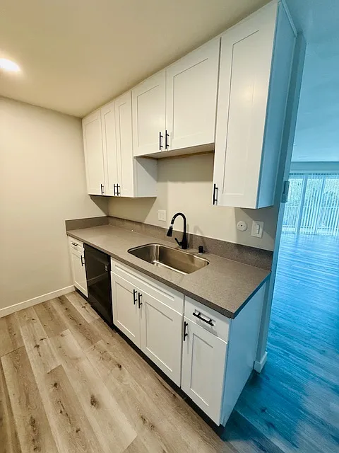 2 bed, 1275 sqft, $3,295 — Photo 2