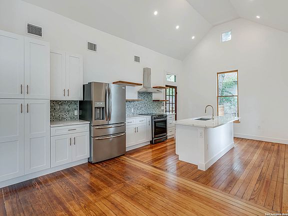 4th image of 222 WICKES ST