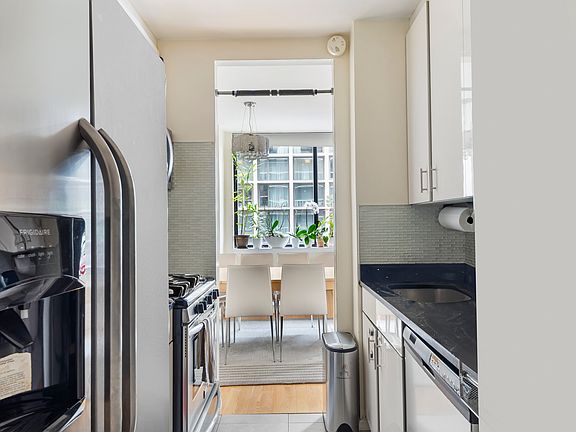 4th image of 245 E 93rd St APT 5A