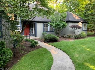 1900 Stonelake Dr, Beachwood, OH 44122