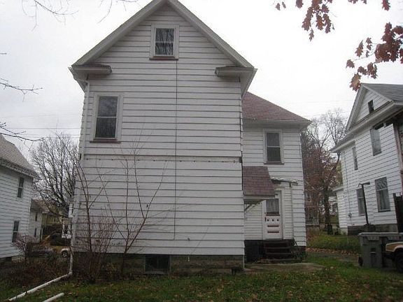 2nd image of 562 Pine St