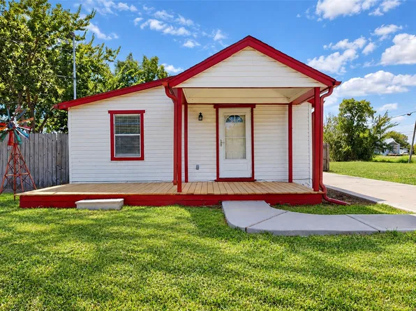 706 S Blackwell St, La Porte, TX 77571