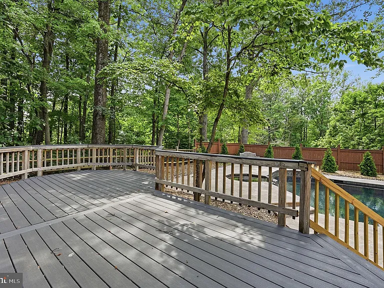 5610 Cavalier Woods Ln — Photo 43