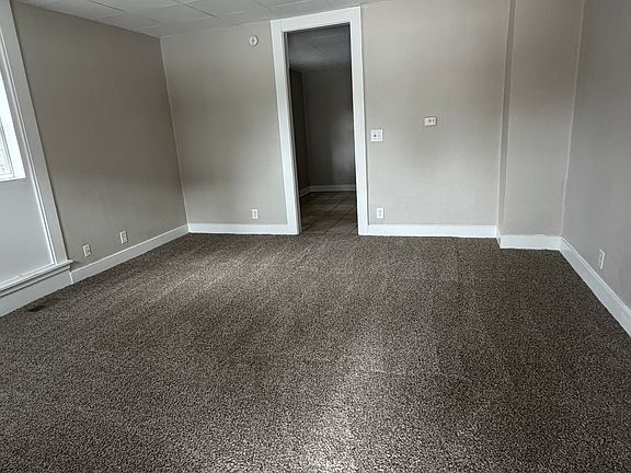 4th image of 294 W Clinton St #296