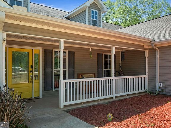 4th image of 80 Creekside Rd