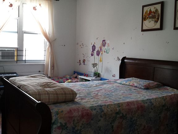 2nd image of 6743 Clyde St