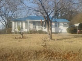11 Mimosa St, Talladega, AL 35160