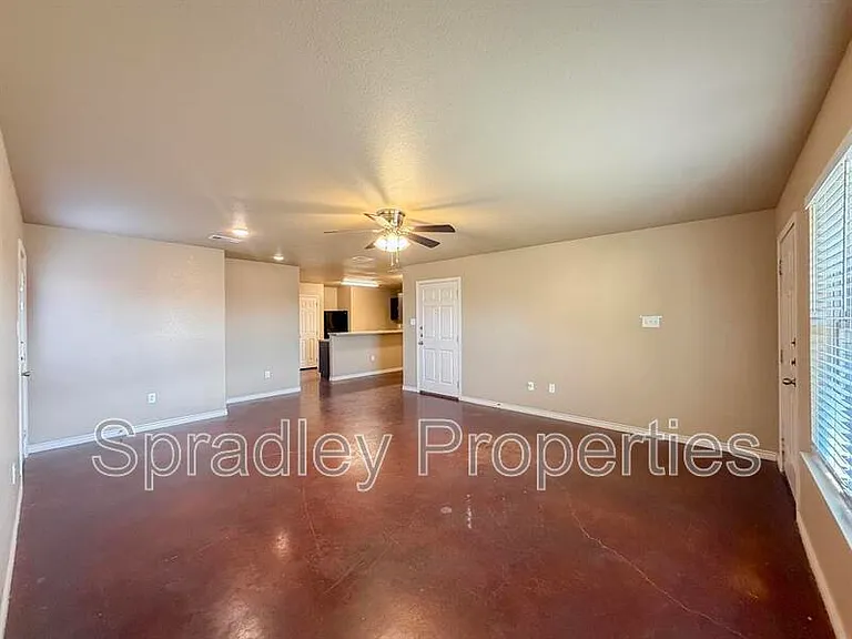 1514 Brady Way — Photo 3