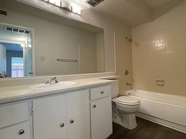 2816 O St #I — Photo 2