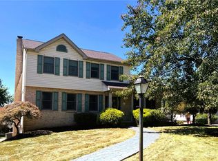 101 Rustic Ridge Dr, Pittsburgh, PA 15239