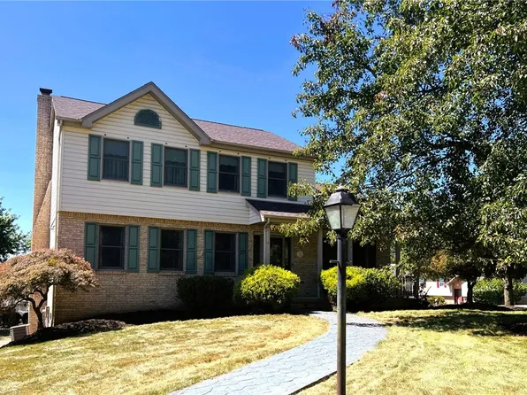 101 Rustic Ridge Dr, Pittsburgh, PA 15239