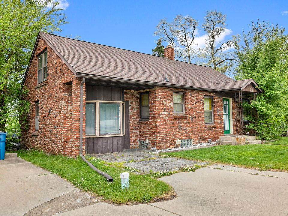 1st image of 610 Pine Lake Ave