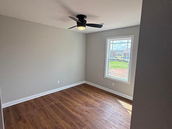 5th image of 304 Susannah Ave