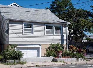 425 Bayville Ave, Bayville, NY 11709